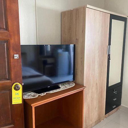 Hug Me Guesthouse Патая Екстериор снимка