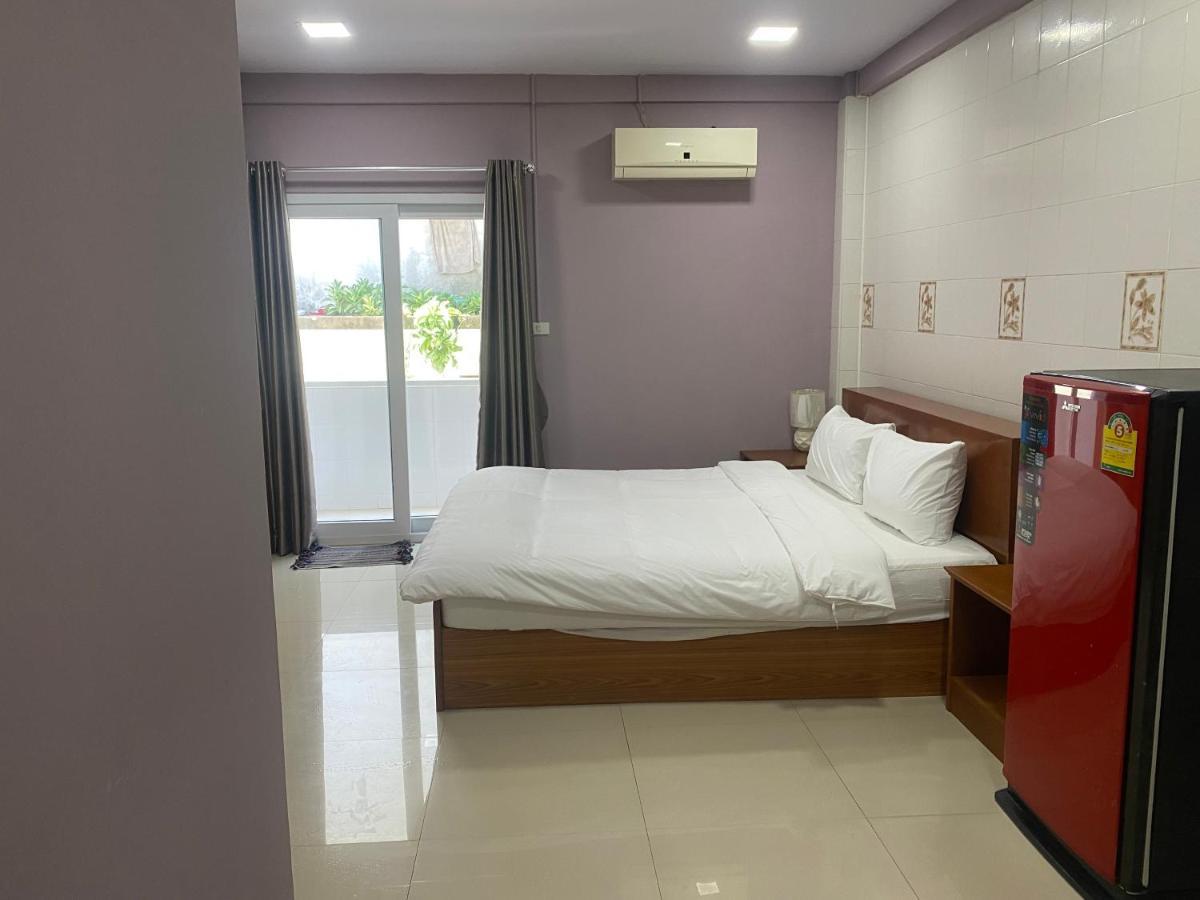 Hug Me Guesthouse Патая Екстериор снимка