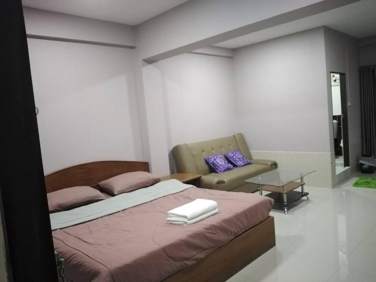 Hug Me Guesthouse Патая Екстериор снимка